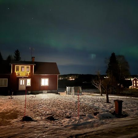 Ett Hus Med 3 Sovrum Med Supersnabba Internet Fiberanslutningen 1000Mb-100Mb I Hoeg, 7 Minuter Fran Хюдиксвал Екстериор снимка